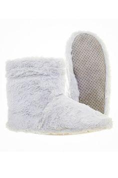 Slip into this comfy pair of Grey Faux Fur Slipper Boots and get your toes feeling nice and toasty. Made from a contempoary teddy boucle each boot contains a removable microwaveable pouch which helps to provide warming relief for tired feet. Designed for indoor wear only, the boots are fragranced with lavender for an enhanced ambience of rest and relaxation, giving you the perfect excuse to put your feet up. Fits most feet up to women's UK size 6. Occasion Dresses Wedding Guest, Petite Jumpsuit, Faux Fur Slippers, Petite Coat, Oasis Fashion, Fur Slippers, Rest And Relaxation, Tshirt Skirt, Slipper Boots