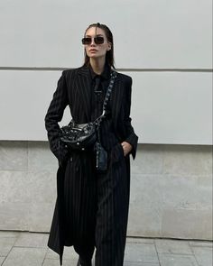 matrix outfit, rough outfit vibes, edgy, matrix woman Moon Style Root, Adrogonus Outfits, Edgy Aesthetic Outfit, Edgy Fashion Style, Matrix Fashion, Instagram Clothes, Woman In Suit, Neue Outfits, Tomboy Style Outfits