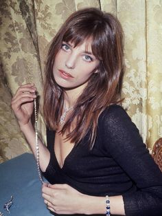 Style Jane Birkin, Jane Birkin Style, Serge Gainsbourg, Charlotte Gainsbourg, Joan Jett, Wispy Bangs, How To Style Bangs, Jane Birkin, Irina Shayk