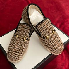 100% Authentic, Made In Italy New Gucci Check Wool Loafers With Brown Check Fabric, Merino Wool Lining With Horse-Bit Detail Euro Size 9 1/2 Fits Us Size 10 1/2 Box Included And 2 Dost Bags, Care Booklet Designer Beige Slip-on Loafers, Gucci Brown Loafers With Rubber Sole, Brown Gucci Loafers With Rubber Sole, Brown Gucci Slip-on Loafers, Gucci Designer Brown Loafers, Designer Brown Gucci Loafers, Luxury Loafers With Woven Sole And Round Toe, Designer Brown Slip-on Loafers, Gucci Slip-on Loafers With Round Toe