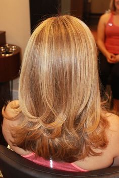 True Beige Blonde, Strawberry Blonde Chunky Highlights, 90s Blonde Highlights, Ginger With Blonde Highlights, Ginger Hair With Blonde Highlights, Cherry Blonde, Blonde Dimension