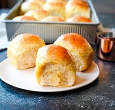 These Japanese milk bread dinner rolls are the most soft, fluffy, and tender homemade rolls due to a special technique. This game changing technique makes all of the difference in making melt-in-your-mouth rolls. Fast Cookies, Chocolate Snack Mix, Best Lemon Cake Recipe, Bread Dinner, Thanksgiving Rolls, Choco Cake, Best Sweet Potato Casserole, Homemade Green Bean Casserole, Homemade Garlic Butter