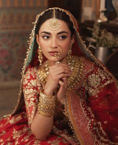 Muslim Brides Indian, Luxury Outfit Ideas, Jewellery Outfit, Latest Bridal Makeup, Accessories Tips, Desi Wedding Dresses, Indian Bridal Photos, Desi Bride