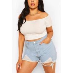 Boohoo Plus Off Shoulder Short Sleeve Crop Top. New With Tags! Crop Top Blanco, Plus Size Peplum, Plus Zise, Vegas Dresses, Short Sleeve Crop Top, Latest Tops, Body Positive, Fashion Face Mask, Top Trending