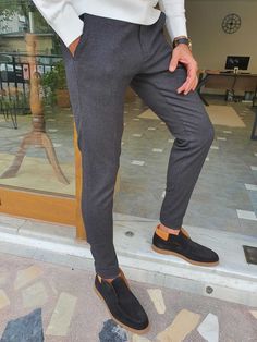 These pants are black in color and slim fit in the design. Its fabric is composed of 80% Cotton, 20% Viscose. Your package will include pants. Black Slim Fit Pants, Comfortable Pants, Mens Casual Dress Outfits, Mens Casual Dress, Business Formal, Grey Pants, Slim Fit Pants, Zulu, Fit Pants