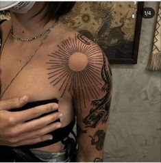 Tatuaje Trash Polka, Tattoos For Black Skin, Shoulder Tattoos For Women, Sun Tattoo, Feminine Tattoos, Dope Tattoos, Best Tattoo, Piercing Tattoo