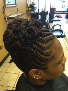 Flattwist and pin curls Natural hair updo Safe Hairstyles, Begginer Workout, Black Braided Updo, Twisted Hairstyles, African American Braided Hairstyles, Twist Cornrows, Natural Updo, Braids With Shaved Sides, Updo Braids