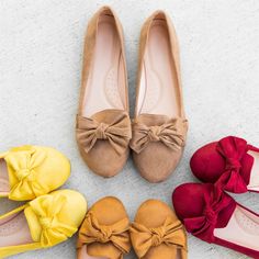 Major heart eyes for these Bow Tie Flats! Made with faux suede material and has a super cute front bow tie, slip-on style, padded insoles, and a closed/rounded toe. They can be easily dressed up or down and perfect for every occasion! Model Review: True to sizeDetails: Slip-on flats Bowtie accent Comfy style Clothing Mockup, Comfy Fashion, Suede Material, Heart Eyes, Chanel Ballet Flats, Flat Sandals, Bow Tie, Faux Suede, Mockup