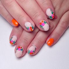 Bright Floral Nails, Kentucky Derby Nails, Septiembre Nails, Fiesta Nails, Gel Overlay, Basic Nails, Floral Nail Art, Coffin Shape Nails, Round Nails