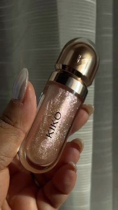 Makeup Kiko, Smink Inspiration, Gloss Labial, Fancy Makeup, Kiko Milano, Holiday Makeup, Makeup Items, Makeup Essentials, Lip Moisturizer