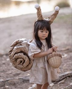 Forest Costumes Ideas, Toddler Snail Costume, Woodland Creatures Costume, Forest Halloween Costume, Woodland Halloween Costumes, Diy Animal Costume For Kids, Nature Halloween Costumes, Snail Costume For Kids, Snail Costume Diy