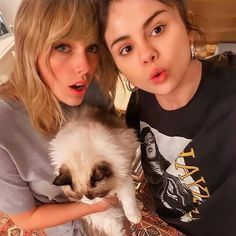 Selena Gomez, A Photo, Swift