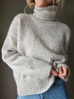 Sweater No. 11 light pattern by My Favourite Things Cozy Sweater Outfits, Cozy Sweaters Outfits, Oversize Sweater, Cardigan Sweater Vest, Pullover Outfit, My Favourite Things, Mohair Yarn, Looks Street Style, Wool Turtleneck