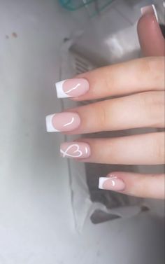 Natural Back To School Nails, Cute Grad Nail Ideas, Nails Ideas French Tip White, Cute Short Square French Tip Nails, Back To Skl Nails, Square Nails Back To School, Funky French Tip Nail Designs, Mail Inspo Back To School, Back To School Nails Acrylic Square