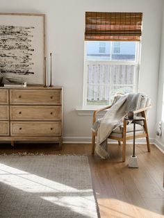 Transform any corner of your bedroom into the perfect reading nook! Add a cozy chair, soft lighting, and plush throws to create a peaceful reading space where you can unwind with your favorite book. Whether you're working with a small space or a large bedroom, this inviting nook will bring both comfort and style to your bedroom design. #ReadingNook #Bedroom #Decor #Cozy #Spaces #HomeInspo Neutral Bedroom Design, Cozy Bedroom Ideas, Bamboo Blinds, Cozy Chair, Neutral Bedroom, In The Corner