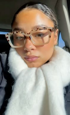 Chunky Frames Glasses, Glasses For Black Women, Tortoise Glasses Women, Chunky Glasses Frames, Wide Frame Glasses, Big Glasses Aesthetic, Abg Style Makeup, Thick Glasses Frames, White Frame Glasses