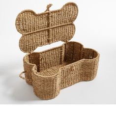 two baskets with handles made out of straw