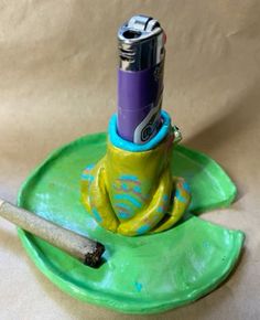 Clay Crafts For Smokers, Alien Clay Ashtray, Polymer Clay Ashtray Ideas, Clay Ciggerate, Clay Crafts For Stoners, Ceramic Lighter Holder, Lighter Clay Ideas, Diy Ashtray Clay Incense Holder, Clay Ashtrays Diy