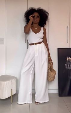 Elegant Outfit For Black Women, Minimalist Style Black Women, Elevated Casual Outfits Black Women, Effortlessly Chic Outfits Summer, Summer Outfits Black Women, Black Women Business Attire, Outfit Ideas Skirt, Fashion Outfits Aesthetic, Fall Festival Outfit