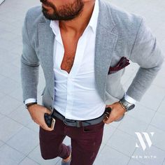 Men's fashion blog : Inspirational blog for men's wear, men's style tips. Daily… Maroon Pants, Gray Blazer, Mode Casual, Men Style Tips, Grey Blazer, Business Shirts, White Shirt Dress