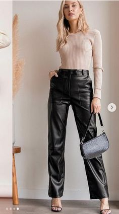 Leather Pants Outfit Winter, High Waisted Straight Leg Pants, Black Leather Jeans, Winter Pants Outfit, Pleather Pants, Leather Pants Outfit, Vegan Leather Leggings, Trendy Pants, Black Leather Pants