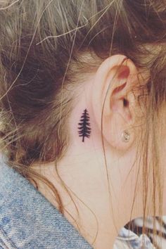 Tree Tattoo Behind Ear, Small Tree Tattoo, Tattoos Masculinas, Small Tattoo Placement, Ear Ideas, Tattoo Behind Ear, Petit Tattoo, Tattoo Placements