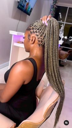 Knotless Braids Blonde, Blonde Knotless, Small Knotless Braids, Braids Blonde, Braiding Hair Colors, Small Knotless, Short Locs Hairstyles, Goddess Braids Hairstyles