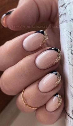 Glitter Tips Gel Nails, Black With Gold Tips Nails, Gold Tipped French Manicure, White And Glitter French Tip Nails, Glitter Tips Nail, French Manicure Gold Tips, Gold Black Nails Design, French Biab Nail Designs, Black And Gold Tip Nails