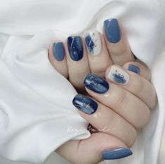 Navy Blue Korean Nails, Nail Art Simple Elegant Classy Blue, Nail Korean Style Blue, Blue Nails Wedding, Nail Art Pastel Colors, Nailart Designs Elegant, Elegant Blue Nails, Oval Nails Inspiration, Nail Art Navy