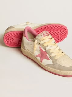 Dreaming of the Eighties. Our Ball Star sneakers have an American college vibe caught between a hoop shot and a skateboard ride. This model with a white nappa leather upper features a pink suede star and heel tab. The dove-gray suede inserts, beige nylon tongue and white laces with a yellowed effect add the finishing touch: beautiful things that never go out of fashion. Star Font, The Eighties, Fresh Shoes, Lace Socks, Star Sneakers, Swag Shoes, Dove Grey, Pink Suede, Dream Shoes