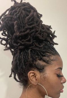 Curly Natural Locs, Cute Loc Styles, Dreads Long, Braids Weave, Long Hair Natural, Rasta Hair, Dreadlocks Hairstyles, Long Locs, Long Dreads