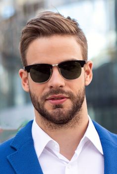 Gentleman Haircut, Ivy League Haircut, Hairstyles For Receding Hairline, Side Part Haircut, Beyonce Hair, Comb Over Haircut, Professional Haircut, Beard Haircut, Quiff Hairstyles