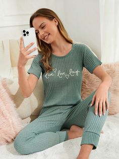 Casual Pyjamas, Sleep Clothes, Trendy Fashion Tops, Family Pajamas, Pyjama Set, Fashion Tops