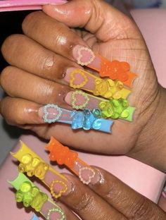 Beautiful summer press on nails Denim Jacket Diy Paint, Denim Jacket Diy, Freestyle Nails, Nail Journey, Super Nana, Junk Nails, Diy Kandi Bracelets, Nail Appointment, Bears Nails