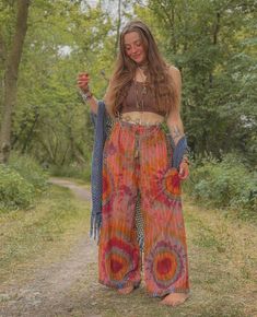 Hippie Senior Pictures, Cotton Palazzo Pants, Moda Hippie, Palazzo Style, Earthy Outfits, Estilo Hippie, Hippie Girl, Senior Photo, Aztec Pattern