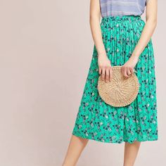 Anthropologie Jade Pleated Skirt Scandinavian Label Just Female Approaches Fashion With A Clean And Contemporary Technique. Their Collection Of Sophisticated Must-Haves And High-Quality Leather Essentials Is Always Mindful Of Trend, But Focused On The Versatility Of Each Ready-To-Wear Piece. Never Been Worn. * Polyester * Pleated Details * Midi Silhouette * Pull-On Styling * Machine Wash Summer Daywear Pleated Lined Skirt, Summer Daywear Pleated Skirt With Lining, Spring Green Skirt With Elastic Waistband, Green Skirt With Elastic Waistband For Spring, Green Pleated Skirt For Spring, Summer Green Flowy Pleated Skirt, Green Casual Pleated Skirt For Summer, Green Flowy Pleated Summer Skirt, Casual Floral Print Pleated Midi Skirt