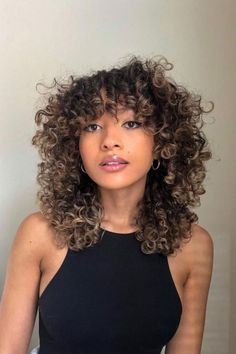 Curly Haircut With Bangs Curly Hair Color Ideas, 3a Curly Hair, Tiktok Tutorial, Curly Shag Haircut, Curly Hair Trends