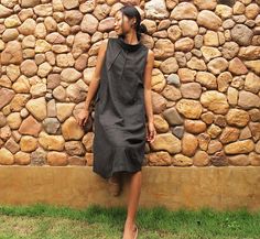 Tulip dress turtle neck...Brown 2 layers cotton 1403 by cocoricooo Dress Neck, Tulip Dress, Boring Clothes, Fashion Wishlist, Linen Clothes, Gray Dress, Knee Length Dress, Black Print, Pleated Dress