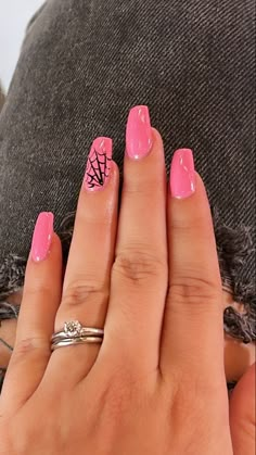 Trendy Fall Nail Designs Coffin, Cute Halloween Nails Pink And Black, Hot Pink Spider Web Nails, Pink And Black Spider Web Nails, Pink Halloween Nails Acrylic Short, Pink Nails With Spider Webs, Pink Web Nails, Nail Ideas Halloween Acrylic, Pink Halloween Nails Simple