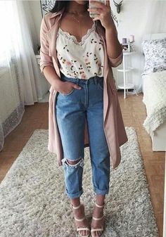 High Waisted Jeans Outfit, Looks Pinterest, Spring Fashion Casual, Outfit Jeans, Boyfriend Jean, Spring Fashion Outfits, Pink Cardigan, Outfits Casual