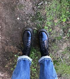 JOURNEYS | DR. MARTENS Docs Aesthetic, Jules Aesthetic, Black Docs, Cold Outfit, Doc Martens Outfit, Learn To Live, Neville Longbottom, Live In Style, Fast Furious