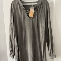 Nwt Gray Casual Fit Casual Summer Boho Dress In Viscose, Casual Viscose Boho Dress For Summer, Casual Viscose Boho Dress For Beach, Casual Boho Dress In Viscose For Summer, Casual Rayon Tunic For Spring, Spring Viscose Boho Casual Dress, Casual Rayon Tunic Dress, Casual Viscose Tunic Dress, Casual Boho Dress In Rayon For Fall