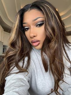 Mary J Blige Wigs, Outre Wigs, Hair Portfolio, Wavy Style, Megan Thee Stallion, Queen Hair, Hair Inspo Color, Grunge Hair, Hair And Makeup