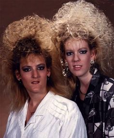 80’s Hair, Retro Haircut, Hair Fails, Awkward Photos, Awkward Family Photos, 80s Hair, Glamour Shots, Popular People, Crazy Hair Days