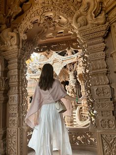 #view #hramsvetogsave India Travel Outfit, Jodhpur Aesthetic, Desi Poses, Traditional Shoot, India Outfits, Fictional Women, Simple Kurti