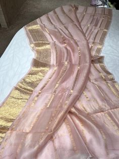 Pure Banaras Handloom kaduwa kora Organja silk saree Copper Pillows, Long Saree Blouse Designs, Banaras Silk Saree, Kora Silk Sarees, Fancy Saree, Prom Dresses Long Pink, Organza Silk Saree