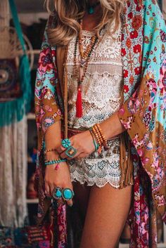 Swag Dress, Boho Chic Style Outfits, Hippie Women, Chic Style Outfits, Converse Outfits, Androgynous Style, Rudraksha Mala