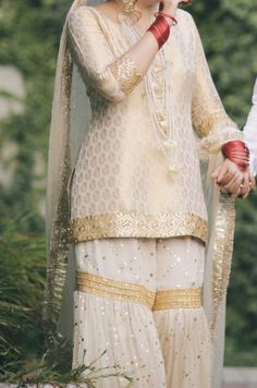 Off White Garara Bridal, White Garara Dress Pakistani Bridal, White Gharara Pakistani Bridal, Nikkah Garara Dress, White Nikkah Garara Dress, Simple Nikkah, Zainab Chottani, Asian Wedding Dress Pakistani