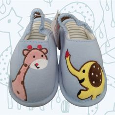 Brand New With Tags! Cartoon Giraffe And Elephan Slippers With Elastic Band Design, Providing A Unique,Comfortable And Safe Style For Your Little Ones. Designed With An Elastic Heel Strap To Prevent Children's Heel Straps From Falling Off When Walking, Which Can Better Prevent The Entire Pair Of Slippers From Falling Off When Walking. The Elastic Heel Strap Can Wrap Children's Heels Very Softly. It Is A Safe Choice For Mothers. The Soft Insole Can Gently Protect Your Child's Feet. It Is Very Com Dinosaur Slippers, Travel Slippers, Disney Slippers, Shark Slippers, Unicorn Slippers, Baby Uggs, Cartoon Giraffe, Bear Slippers, Toddler Slippers