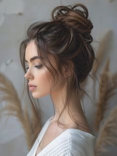 Master the Perfect Messy Bun for Long Hair with Our Style Guide Medium Hair Updos, Simple Elegant Hairstyles, Stylish Updos, Hair Messy, Updos For Medium Length Hair, Elegant Updo, Hair Updo